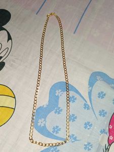 Elegant Golden Chain