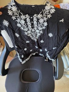 Black Embroidered Kurta