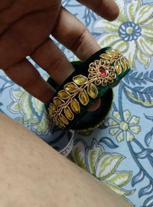 Exquisite Emerald Green Velvet Bangles