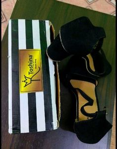 Black Suede Block Heels 🖤