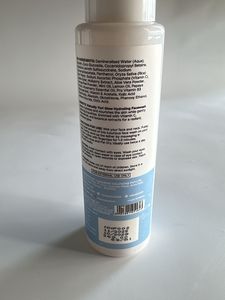 Naturally Yuri Glow Hydrating Facewash