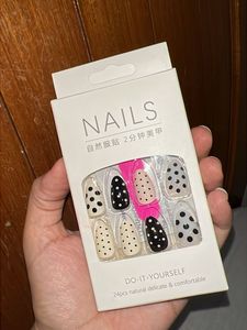 Chic Polka Dot Press on nails