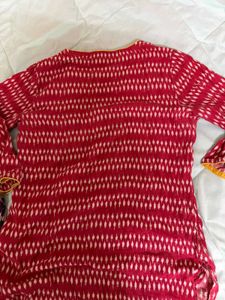 Stylish Red &amp; White Ikat Print Kurta