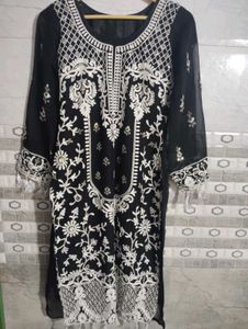 beautiful black Pakistani suit dupatta with pant ?