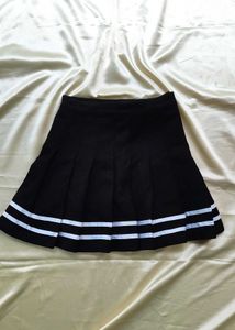 H&M short pleated skirt