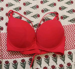 Vibrant Red Bra with Delicate Straps,no return,32
