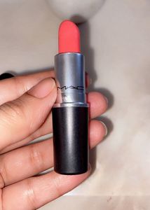 MAC Lipstick - vegas volt