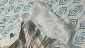 Women's Flowy Floral Top