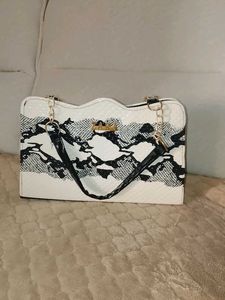 Chic Snakeskin Print Handbag