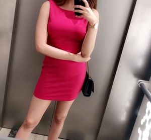 Chic Pink Sleeveless Sheath Dress