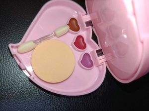 T.Y.A Fashion Make-Up Kit