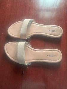 US size 8 baby pink flip flops