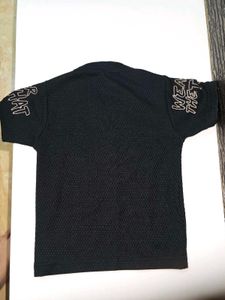 black tshirt