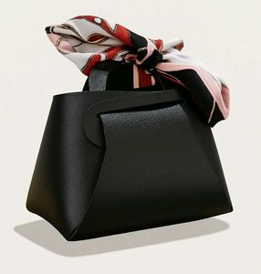 Small Cute Clutches for baby girl (1Pc)
