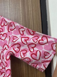 Chic Pink Heart Print Cropped T-Shirt