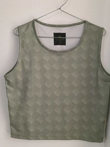 Sleek Sleeveless Printed Tank Top