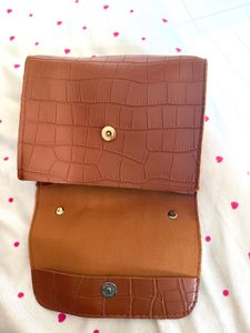 Chic Croc Embossed Chain Handle Bag