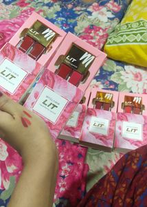 Pack Of 8 Lipstick Combo
