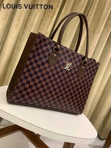 FULL STOCK BEST QUALITY 💯FIX RATE ✅NO DISCOUNT LOUIS VUITTONBRAND NEW DESIGNPERFECT SIZE FOR OFFICE BAGTOTE BAG WITH LAPTOP Compartment