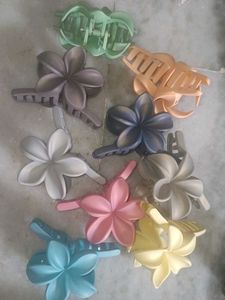 Set of 8 Flower Hair Claw Clips