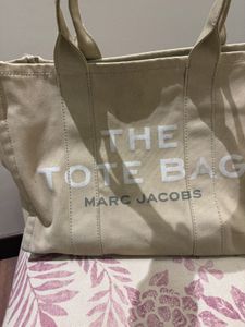 designer used Marc Jacobs The Tote Bag