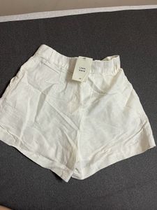 H&amp;M off white shorts 🩳