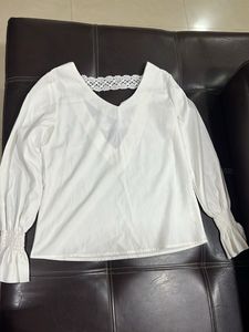 Chic White Lace Back V-Back Top