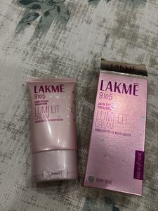 Lakme 9 to 5 Lumi Lit Cream