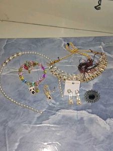 Assorted Women's Jewellery Set