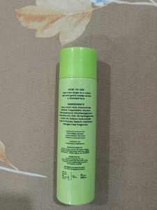 Exfoliating facial toner by Foxtale