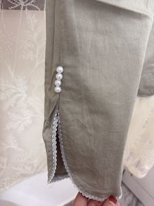 Elegant Pakistani kurta set