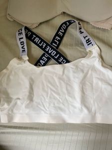 Comfortable seemles Bra and padded Sports