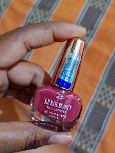 Nail Polish💅4 Pcs Set With Glitter 🪩Freee