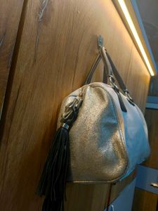 Chic Hobo Bag - White &amp; Tan