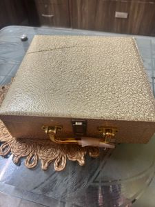 Asthetic jewellery organiser