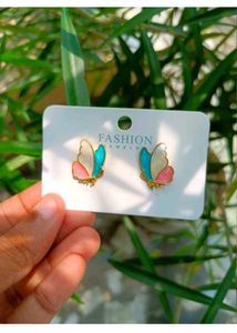 Elegant White Flower Earrings