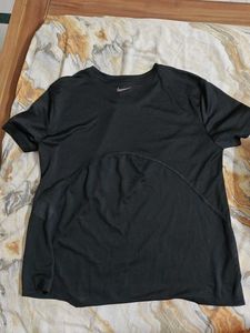 Nike Dri-FIT T-Shirt
