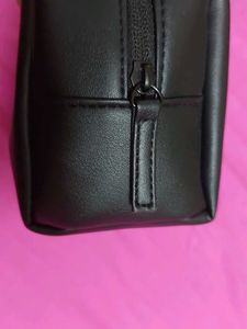 SwissUnisex Black Leather Dopp Kit Pouch