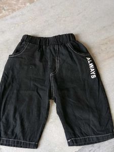 2 Cute Denim Shorts &amp; Black Pants Set
