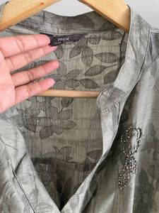 Plus Size Floral Embellished Button-Down Kurta