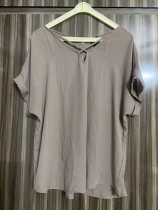 Stylish Beige V-Neck Criss-Cross Top