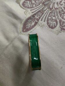 Elegant Green Enamel Bangle anti-tarnish