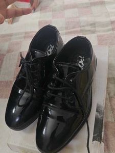 Party wear glossy black formal shoes
