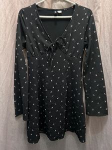 H&amp;M Cutesy Floral Tie-Detail Dress