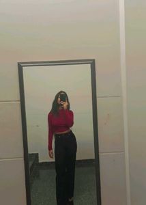 Chic Red Long Sleeve Crop Top