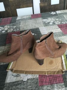 Original Metro Branded Sude Boots