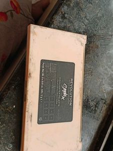 Makeup Revolution Sophzx Highlighter Pallette