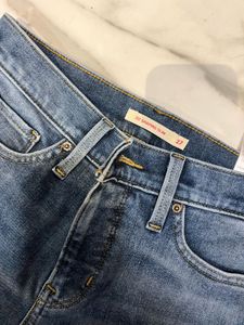 Classic Levi’s strauss straight fit denim jeans