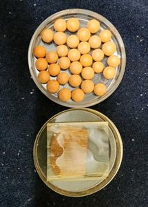 THE BRONZING PEARLS