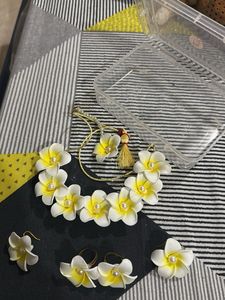 Floral Jewellery Set